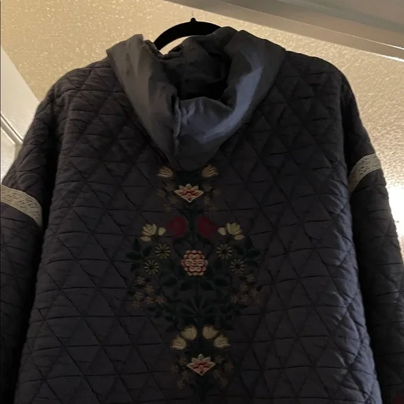 POL Quilted Jacket  with Embroidered Floral Design - Gray and Cream - Picture 7 of 15